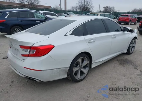 2018 Honda Accord Touring z USA, uszkodzony, nr VIN 1HGCV1F96JA108341